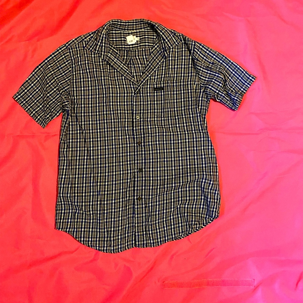Men’s med Calvin Klein button down casual plaid shirt. Blue, gray, black colors